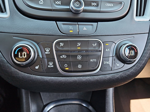 Used 2024 Chevrolet Malibu LT image 15