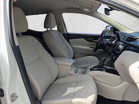 Used 2019 Nissan Rogue Sport SV w/ Technology Package image 19