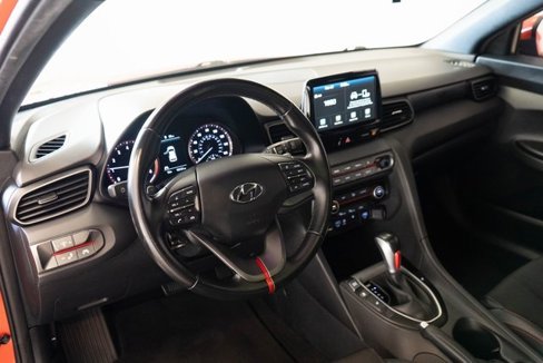 Used 2019 Hyundai Veloster 2.0 Premium image 3