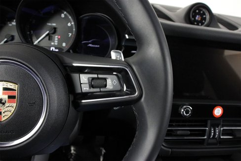 Used 2025 Porsche Macan image 15
