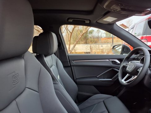 New 2025 Audi Q3 2.0T Premium image 10