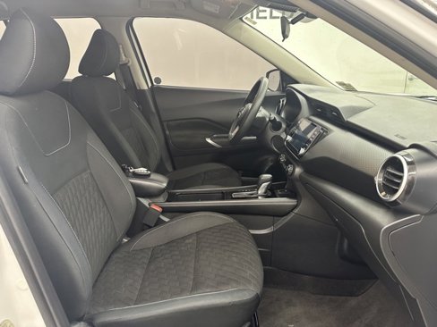 Used 2021 Nissan Kicks SV image 8