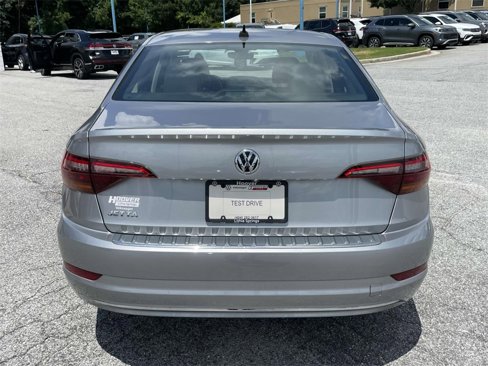 Certified 2019 Volkswagen Jetta SEL w/ Cold Weather Package image 4