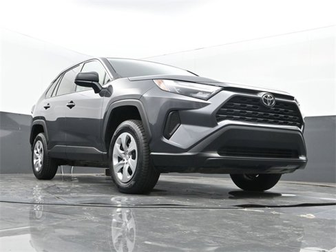 Used 2023 Toyota RAV4 LE image 23
