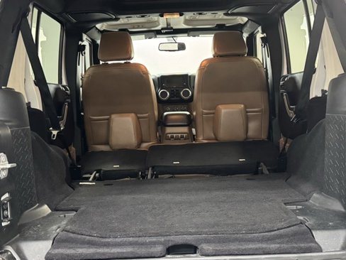 Used 2018 Jeep Wrangler Unlimited Sahara image 31