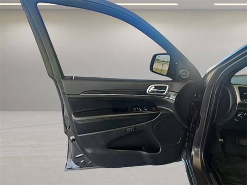 Used 2019 Jeep Grand Cherokee Limited image 15
