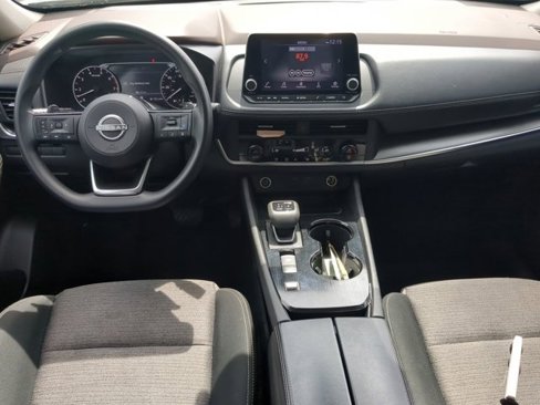 Used 2023 Nissan Rogue SV image 13