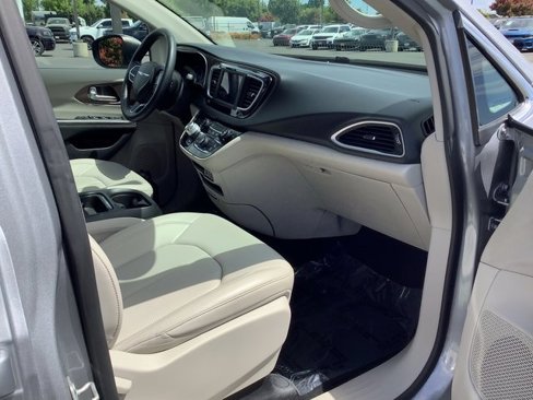 Used 2021 Chrysler Voyager Lxi image 35