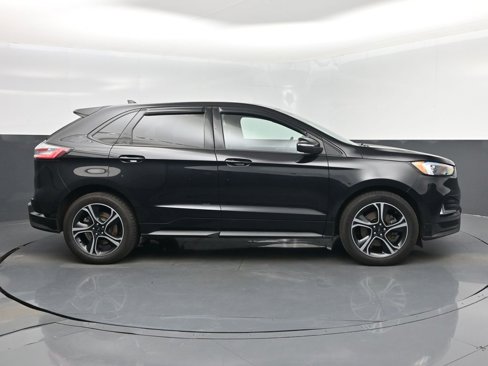Used 2019 Ford Edge ST w/ Cold Weather Package image 19