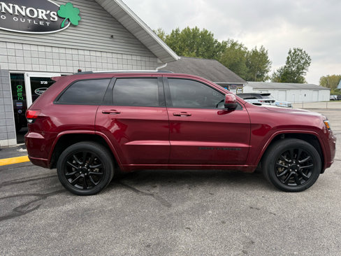 Used 2021 Jeep Grand Cherokee Altitude image 2