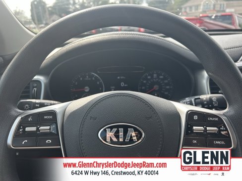 Used 2019 Kia Sorento LX image 16