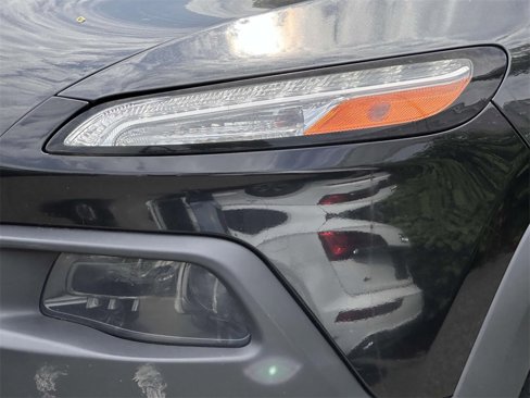 Used 2014 Jeep Cherokee Trailhawk w/ Comfort/Convenience Group image 7