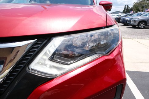 Used 2017 Nissan Rogue SV image 10