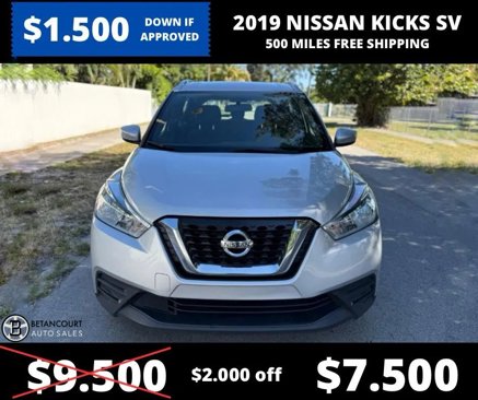 Used 2019 Nissan Kicks SV image 2