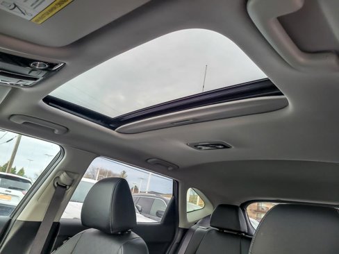 Used 2022 Kia Seltos SX w/ Sunroof Package image 11