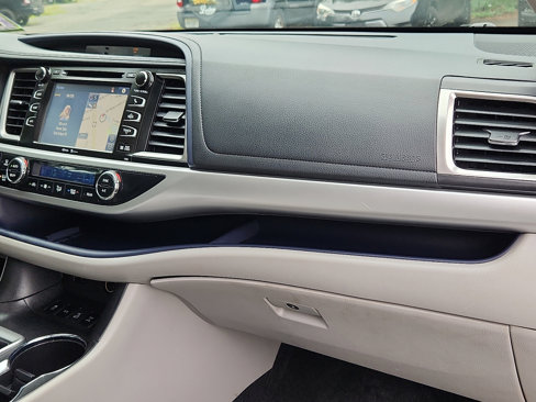 Used 2015 Toyota Highlander XLE image 12