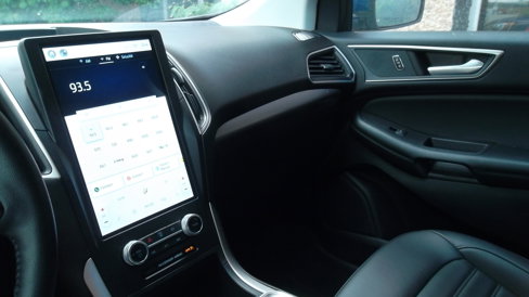 Used 2024 Ford Edge SEL image 11