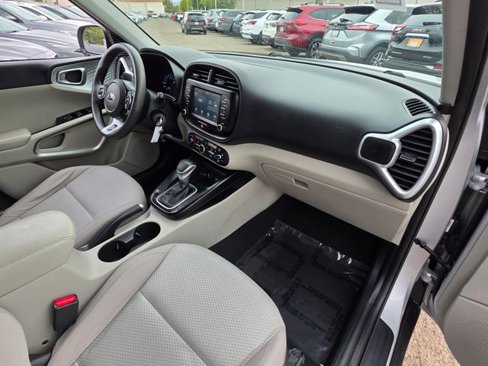 Used 2020 Kia Soul LX image 9