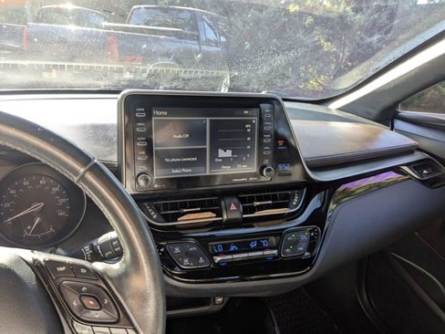 Used 2019 Toyota C-HR Limited image 17