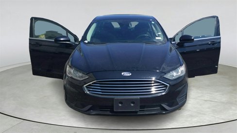 Used 2019 Ford Fusion SE image 9