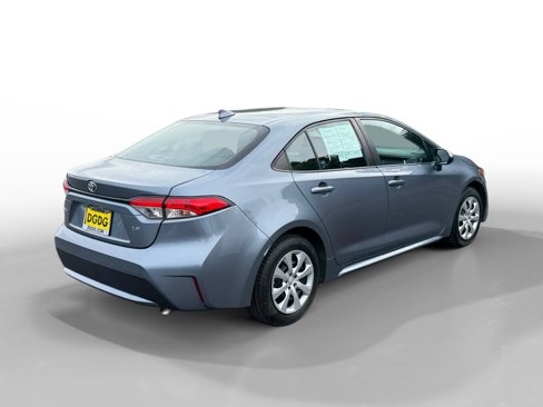Used 2022 Toyota Corolla LE image 5