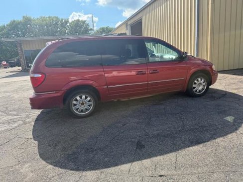 Used 2006 Chrysler Town & Country Limited w/ Trailer Tow Prep Group image 7
