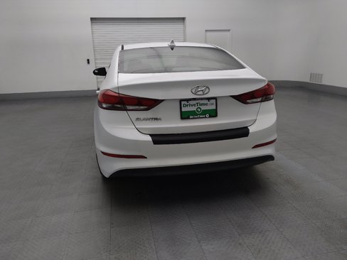 Used 2017 Hyundai Elantra SE image 6