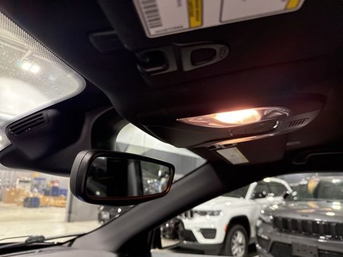 Used 2022 Jeep Compass Altitude image 36