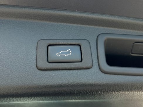 Used 2016 Subaru Forester 2.5i Touring w/ Eyesight & Navigation System image 16