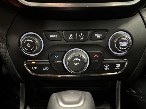 Certified 2021 Jeep Cherokee Latitude image 17