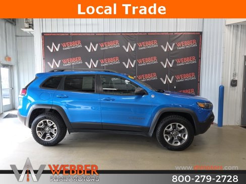 Used 2019 Jeep Cherokee Trailhawk w/ Cold Weather Group image 1