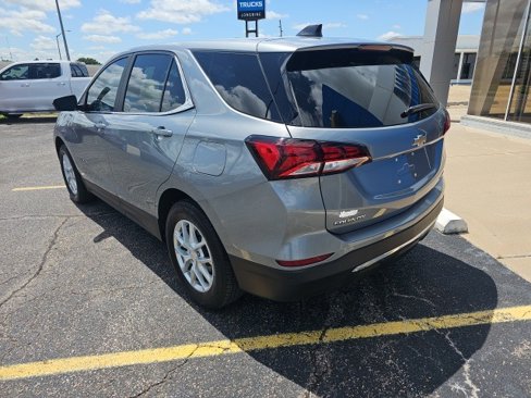 Used 2023 Chevrolet Equinox LT w/ Driver Convenience Package image 5