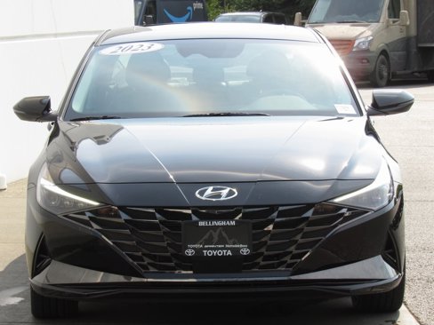 Used 2023 Hyundai Elantra Limited image 3