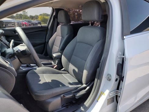 Used 2017 Chevrolet Cruze LT image 2