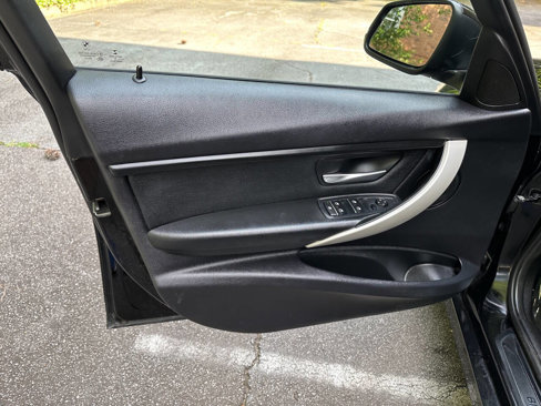 Used 2016 BMW 320i xDrive Sedan image 27