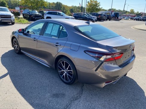 Used 2023 Toyota Camry SE image 7