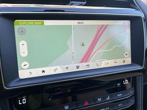 Used 2017 Jaguar F-PACE R-Sport image 18