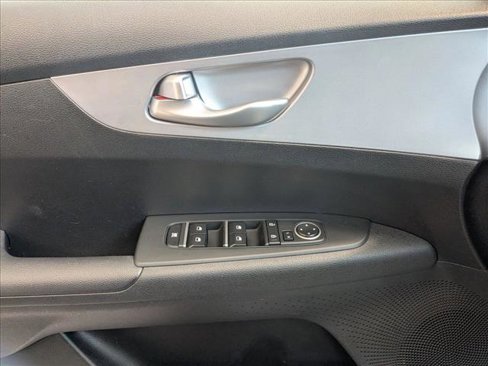 Used 2023 Kia Forte LXS image 17