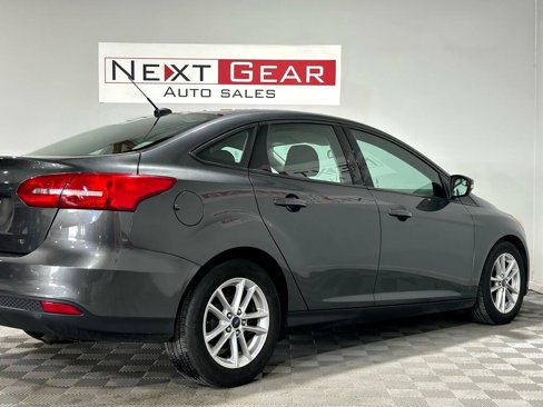 Used 2017 Ford Focus SE image 6