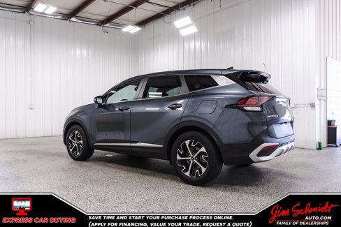 Used 2024 Kia Sportage EX image 4