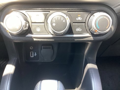 Used 2021 Nissan Versa SV image 16