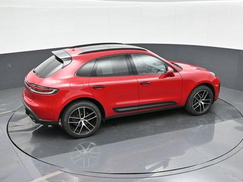 Used 2025 Porsche Macan image 30