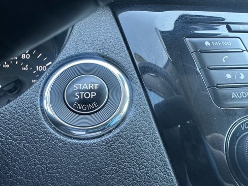 Used 2022 Nissan Rogue Sport SV image 35