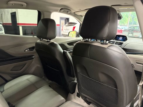 Used 2016 Buick Encore FWD image 29