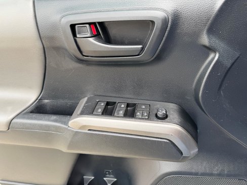 Used 2019 Toyota Tacoma SR image 24