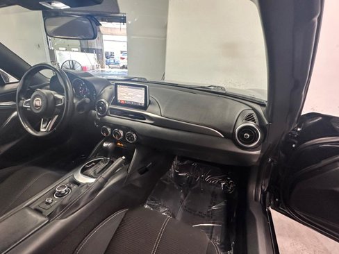 Used 2017 FIAT 124 Spider Classica image 31