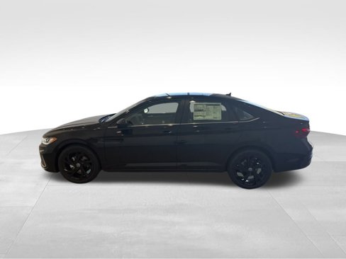 New 2025 Volkswagen Jetta SE image 2