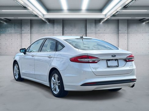 Used 2018 Ford Fusion SE w/ Fusion SE Technology Package image 6