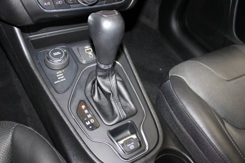 Used 2021 Jeep Cherokee Latitude Lux w/ Comfort/Convenience Group image 21
