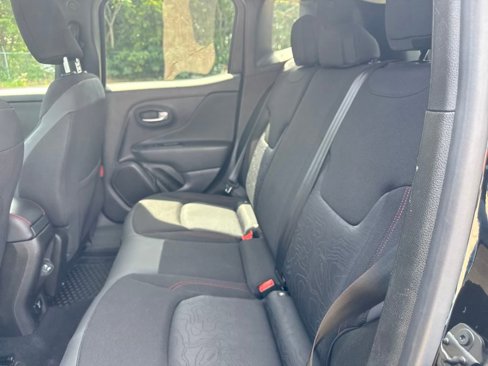 Used 2020 Jeep Renegade Trailhawk image 34